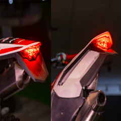 PORTA PLACA KTM COM LED ENDURO 2020+ AMX